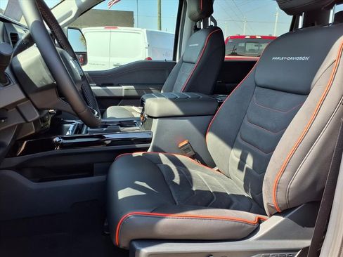 New 2026 Ford F250 Lariat w/ Black Appearance Package image 9