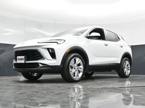 Used 2025 Buick Encore GX Preferred AWD/4WD image 53