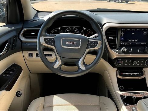 Used 2023 GMC Acadia Denali image 7