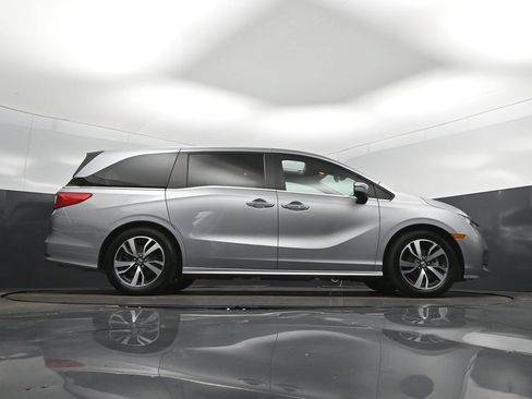 Used 2023 Honda Odyssey Touring image 45