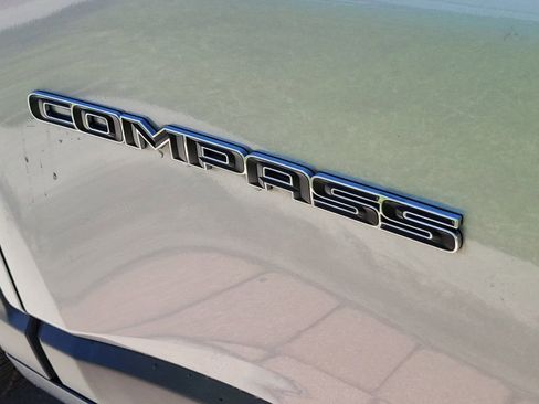 Used 2019 Jeep Compass Latitude image 8