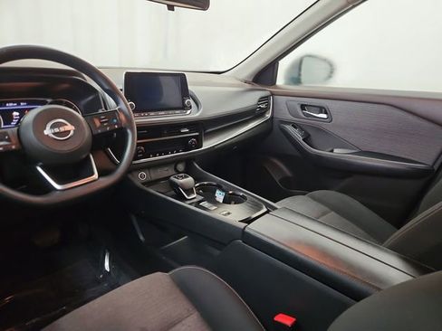 Used 2023 Nissan Rogue SV image 29