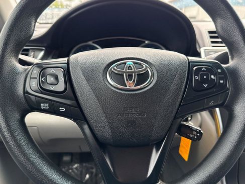 Used 2017 Toyota Camry LE image 25