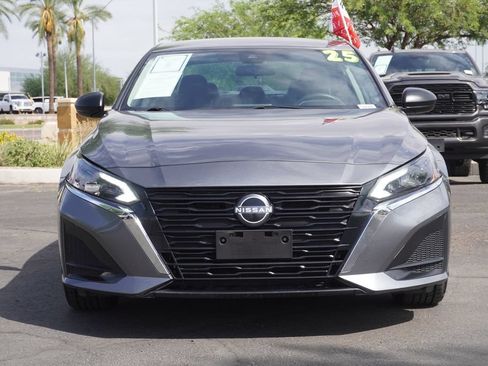 Certified 2025 Nissan Altima 2.5 SV FWD image 5