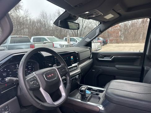 Used 2024 GMC Sierra 1500 SLT w/ SLT Premium Plus Package image 17