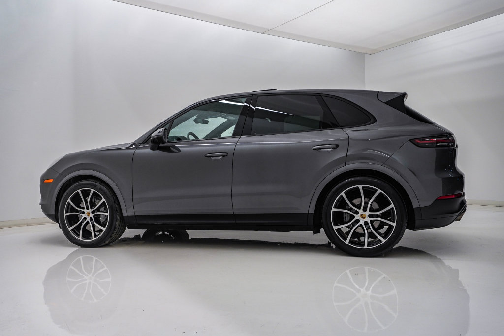 Certified 2023 Porsche Cayenne S AWD/4WD image 2