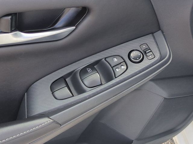 Used 2025 Nissan Sentra SV FWD image 12