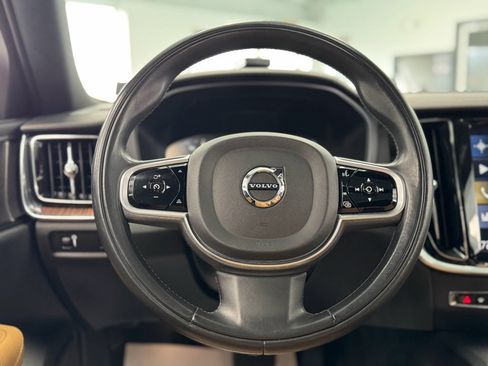 Used 2020 Volvo S60 T6 Inscription image 18