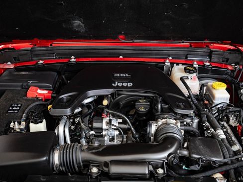 Used 2020 Jeep Wrangler Unlimited Sahara image 35