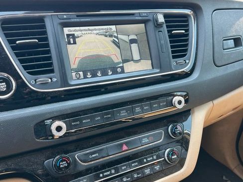 Used 2016 Kia Sedona SX FWD image 17