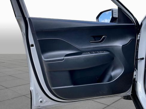 Used 2025 Hyundai Kona SEL FWD image 20