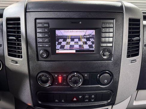 Used 2016 Mercedes-Benz Sprinter 2500 image 25