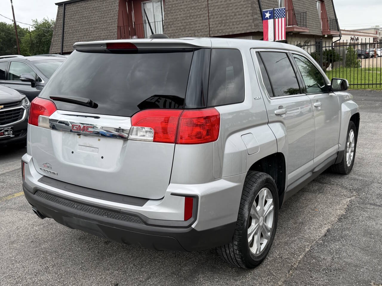 Used 2017 GMC Terrain SLE FWD image 8