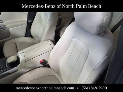 Used 2023 Mercedes-Benz GLB 250 image 11