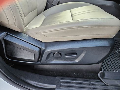 Used 2020 Ford Ranger Lariat w/ Technology Package image 39