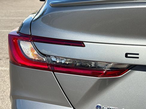 Used 2025 Toyota Camry SE image 10