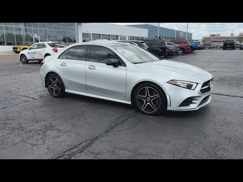 Used 2020 Mercedes-Benz A 220 4MATIC image 2