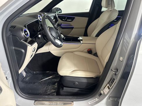Certified 2026 Mercedes-Benz GLC 300 image 9
