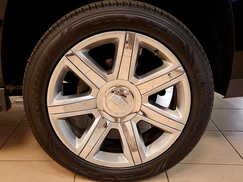 Used 2020 Cadillac Escalade ESV Premium Luxury image 40