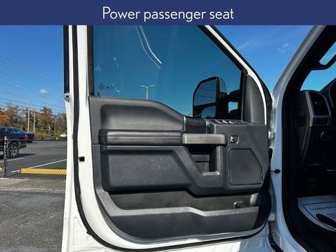 Used 2022 Ford F250 Platinum w/ FX4 Off-Road Package image 25