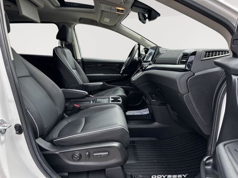 Certified 2025 Honda Odyssey Touring image 28