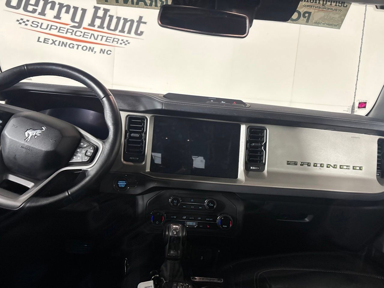 Used 2025 Ford Bronco Outer Banks AWD/4WD image 25