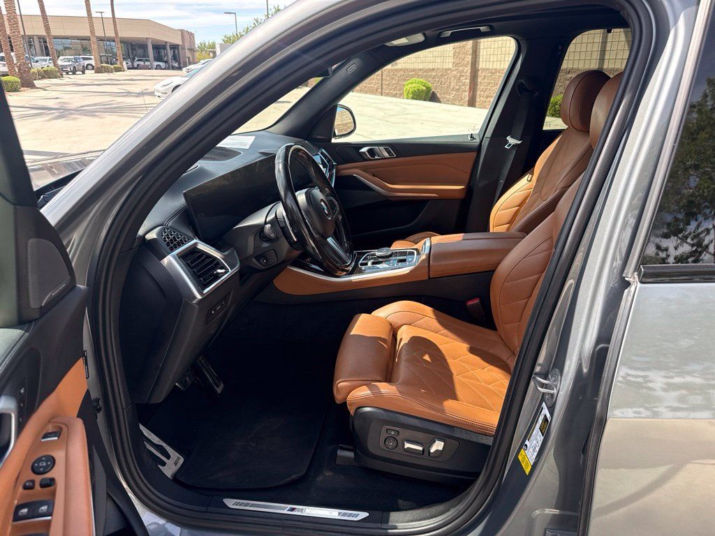 Used 2024 BMW X5 sDrive40i w/ M Sport Package RWD image 6