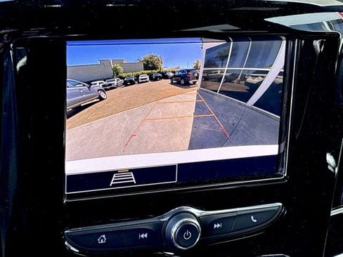 Used 2023 Chevrolet Traverse LT image 20