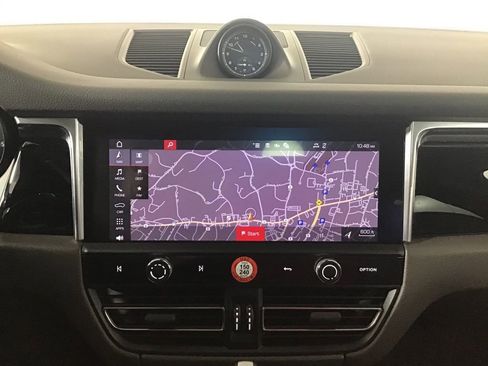 Certified 2026 Porsche Macan AWD/4WD image 33
