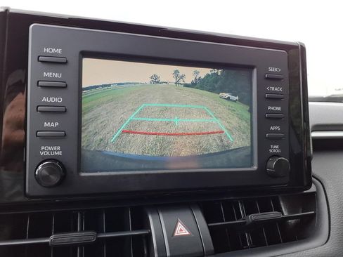 Used 2019 Toyota RAV4 LE FWD image 33