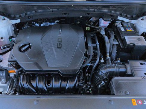 Certified 2024 Hyundai Santa Cruz SE FWD image 15