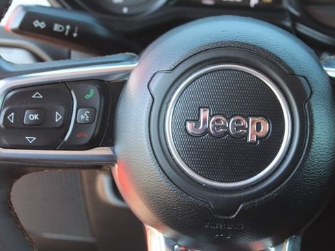 Used 2024 Jeep Wrangler Unlimited Sahara AWD/4WD image 15
