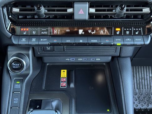 Used 2025 Toyota Land Cruiser image 20