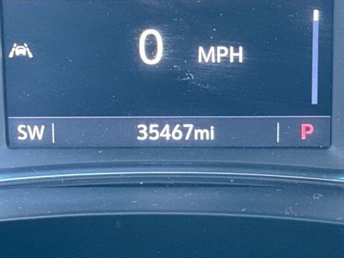 Used 2023 Chevrolet Traverse LT image 16