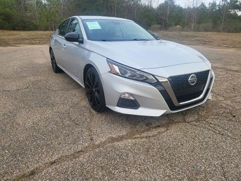 Used 2021 Nissan Altima 2.5 SR image 3