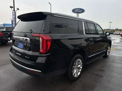 Used 2022 GMC Yukon XL SLT image 5