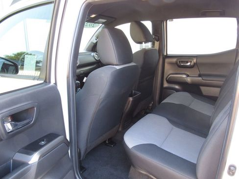 Used 2023 Toyota Tacoma TRD Off-Road AWD/4WD image 18