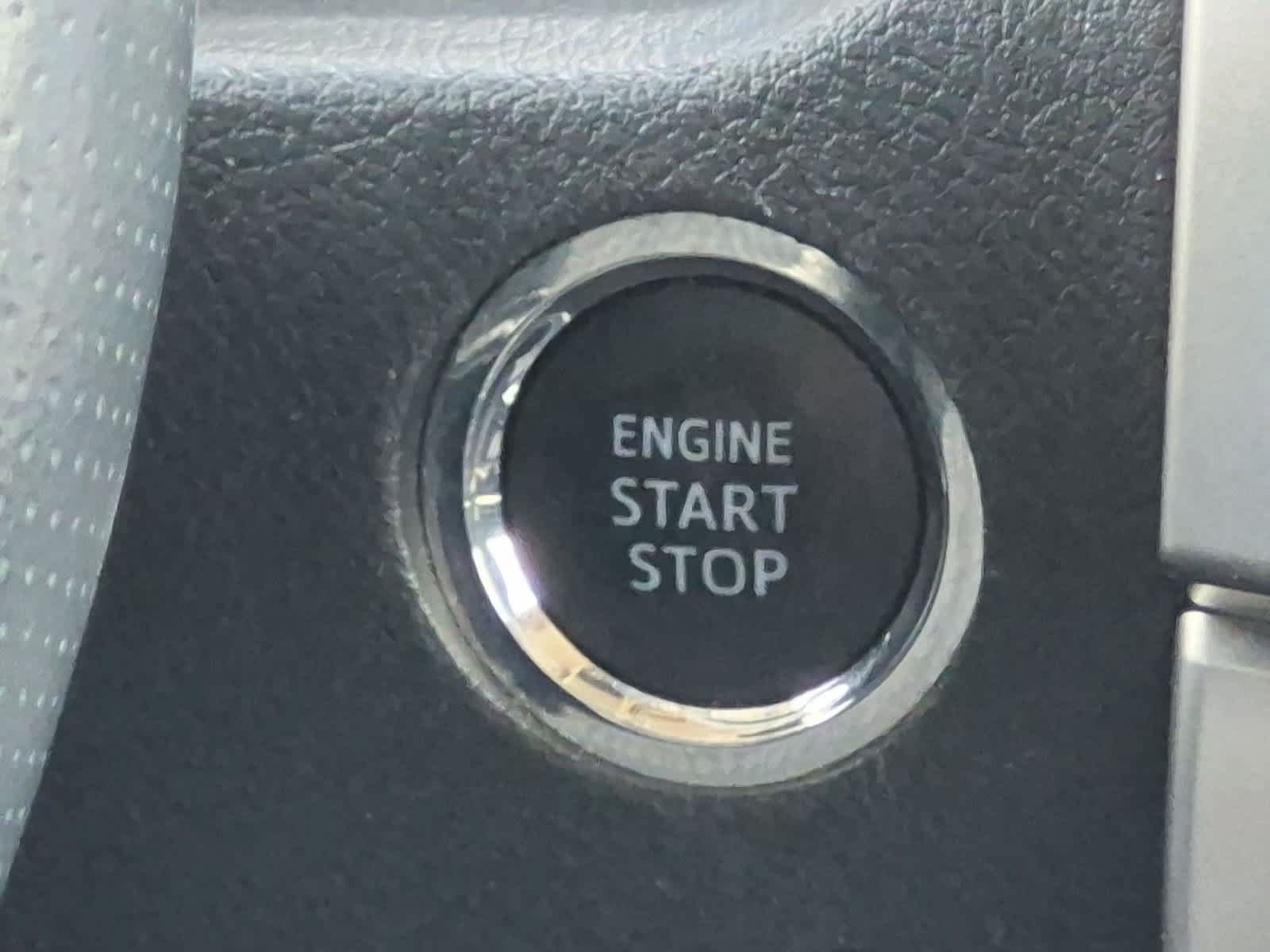 Used 2022 Toyota 4Runner SR5 AWD/4WD image 1