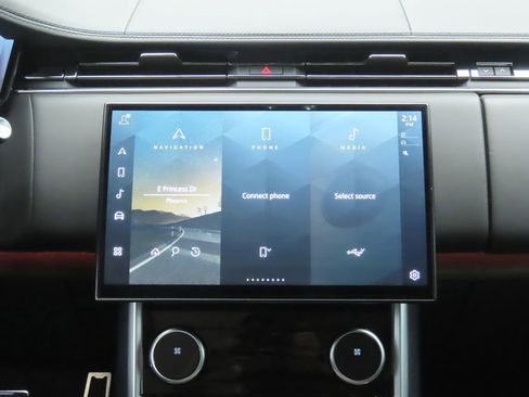 Used 2023 Land Rover Range Rover Long Wheelbase SE image 14