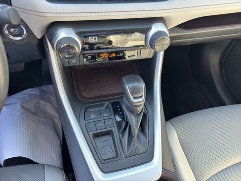 Used 2022 Toyota RAV4 Limited w/ Limited Grade Weather Package image 10