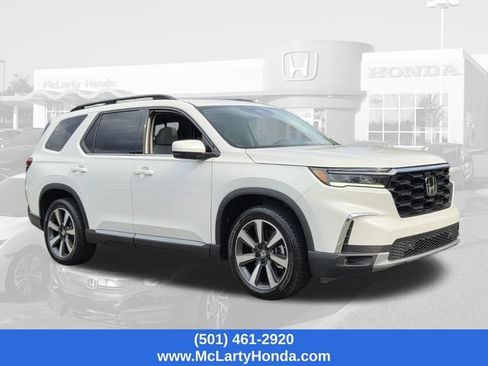 Certified 2025 Honda Pilot Touring image 6