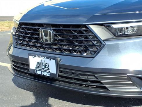 Used 2023 Honda Accord EX image 33