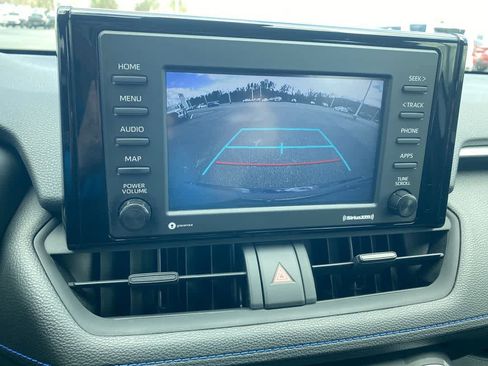 Used 2022 Toyota RAV4 SE image 17