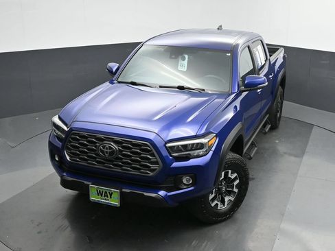 Used 2023 Toyota Tacoma TRD Off-Road w/ Black Out Package (TMS) AWD/4WD image 40