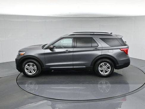 Certified 2021 Ford Explorer XLT RWD image 49
