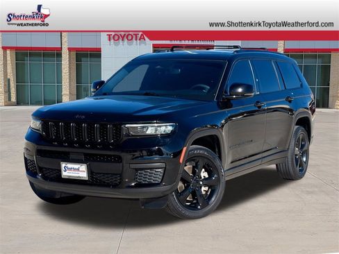 Used 2023 Jeep Grand Cherokee L Altitude image 1