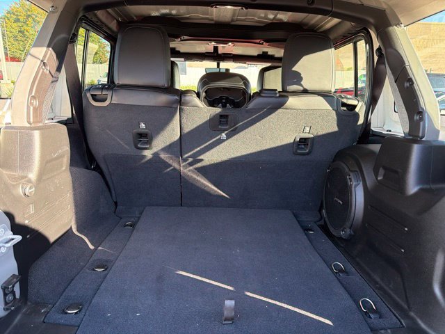 Used 2021 Jeep Wrangler Unlimited Rubicon AWD/4WD image 13