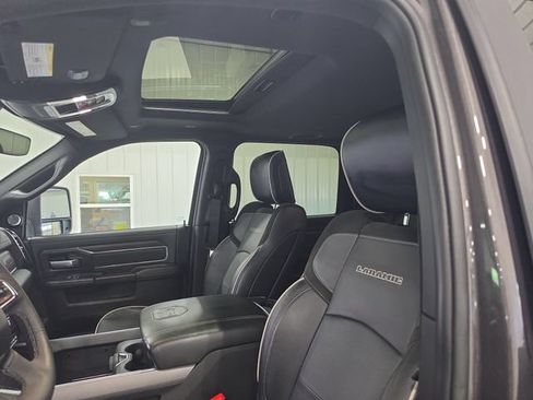 Used 2025 RAM 3500 Laramie AWD/4WD image 25