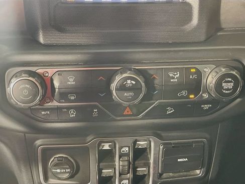 Used 2018 Jeep Wrangler Unlimited Sport S AWD/4WD image 16
