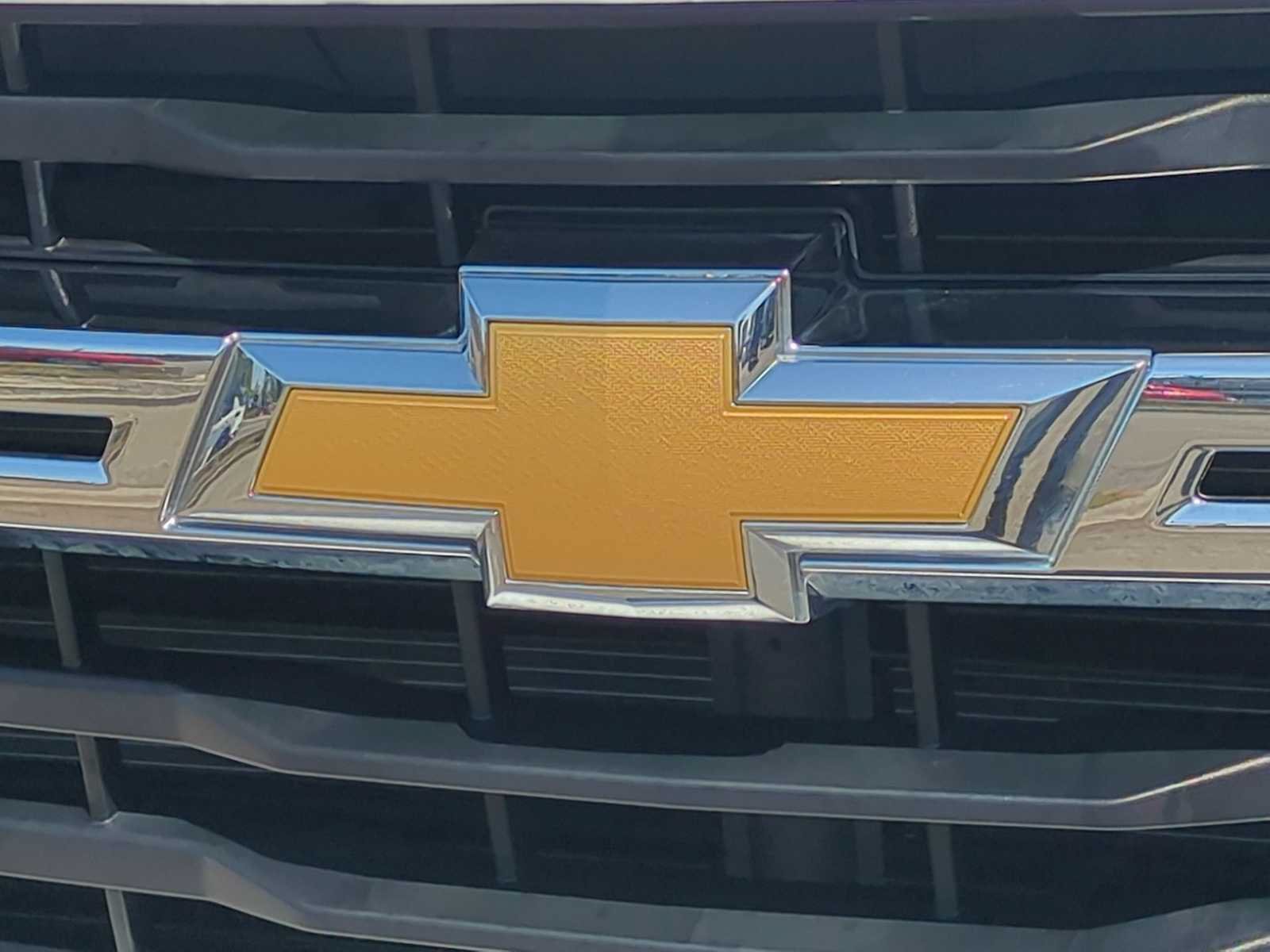 Used 2025 Chevrolet Silverado 2500 LT w/ Convenience Package AWD/4WD image 8